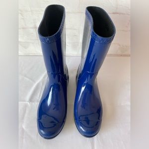 Blue Ugg rain boots. Size 8